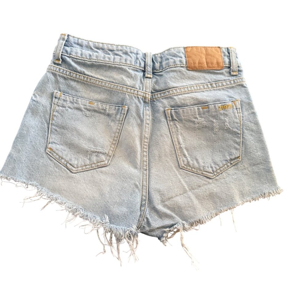 Zara Basic Z1975 Denim Womens Distressed Cut Off Light Blue Shorts, Size 4 - Picture 2 of 8